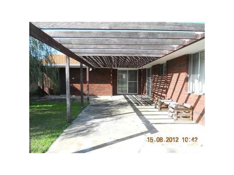 8 Coral Road, Safety Bay WA 6169