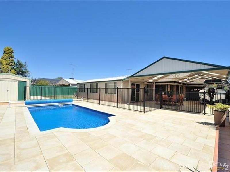 4 Spinnaker Close, Waikiki WA 6169