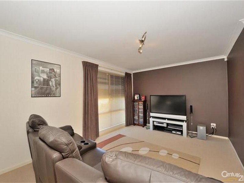 4 Spinnaker Close, Waikiki WA 6169