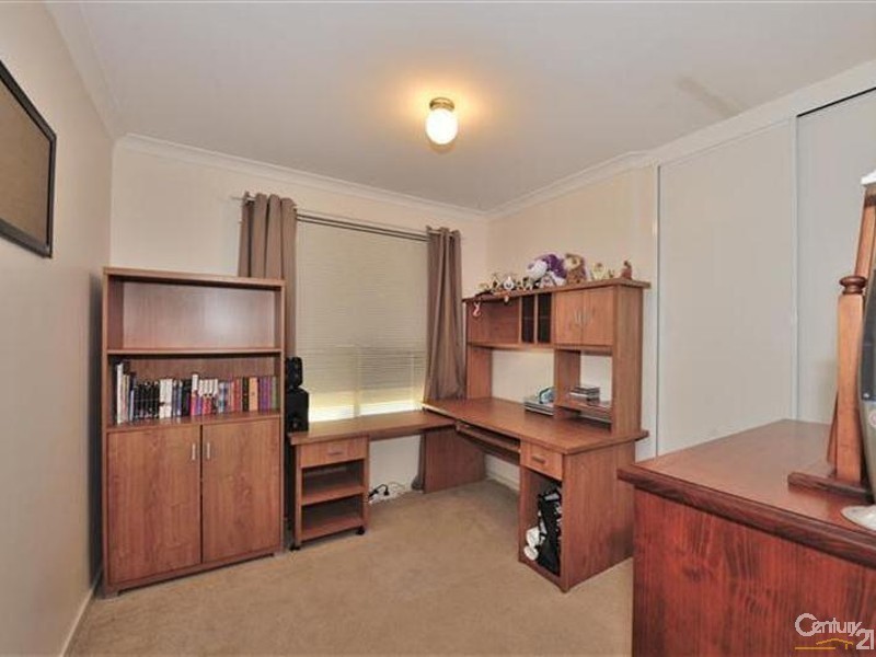 4 Spinnaker Close, Waikiki WA 6169