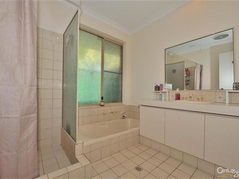 4 Spinnaker Close, Waikiki WA 6169