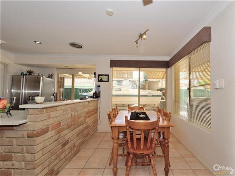 4 Spinnaker Close, Waikiki WA 6169