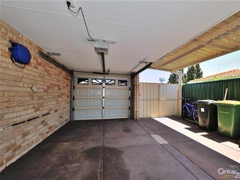 4 Spinnaker Close, Waikiki WA 6169