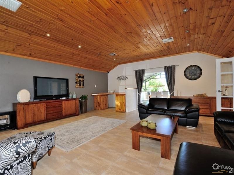 7 Catalina Street, Safety Bay WA 6169