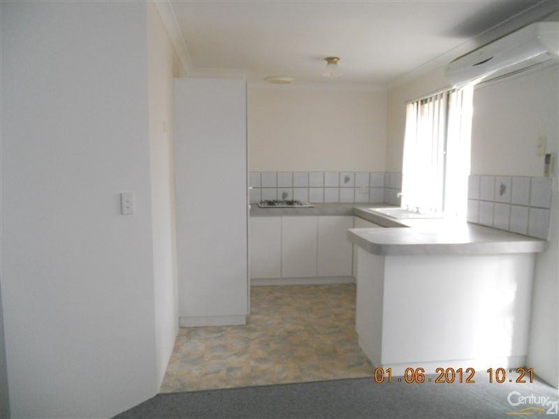 2/2 Redbud Mews, Cooloongup WA 6168