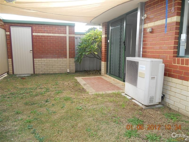 2/2 Redbud Mews, Cooloongup WA 6168