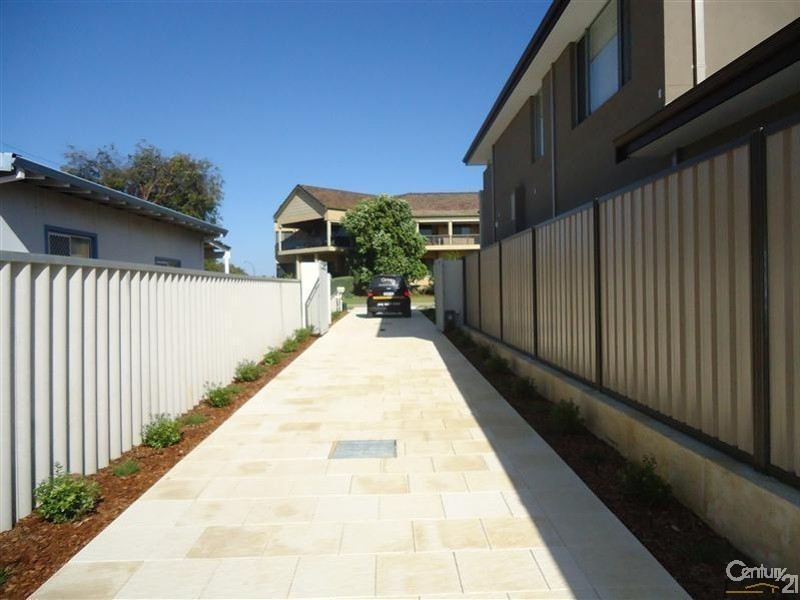 1/13 Vista Avenue, Rockingham WA 6168