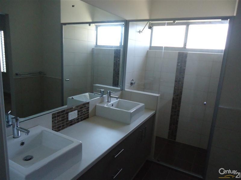 13 Vista Avenue, Rockingham WA 6168