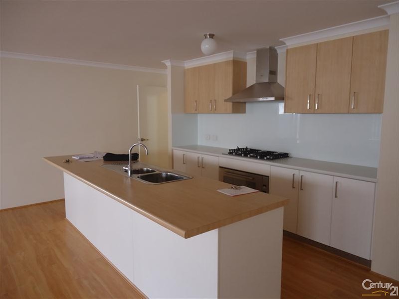 16 Hayeswater Circuit, Waikiki WA 6169