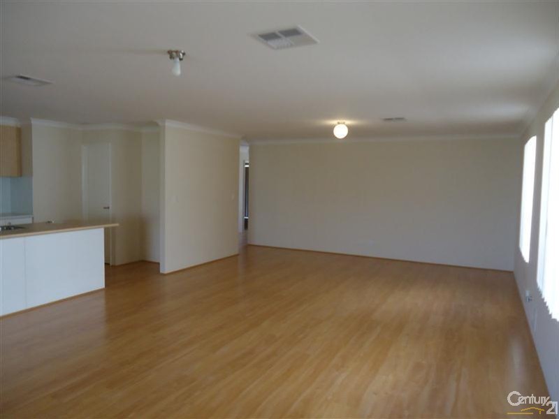 16 Hayeswater Circuit, Waikiki WA 6169