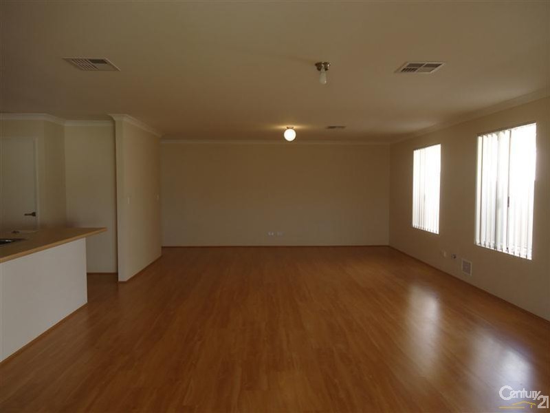 16 Hayeswater Circuit, Waikiki WA 6169