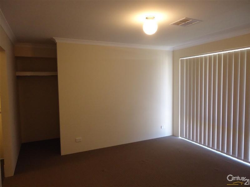 16 Hayeswater Circuit, Waikiki WA 6169