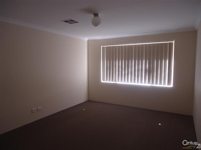 16 Hayeswater Circuit, Waikiki WA 6169