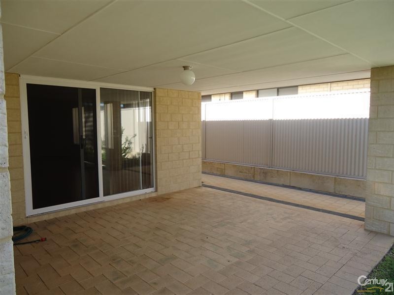 16 Hayeswater Circuit, Waikiki WA 6169