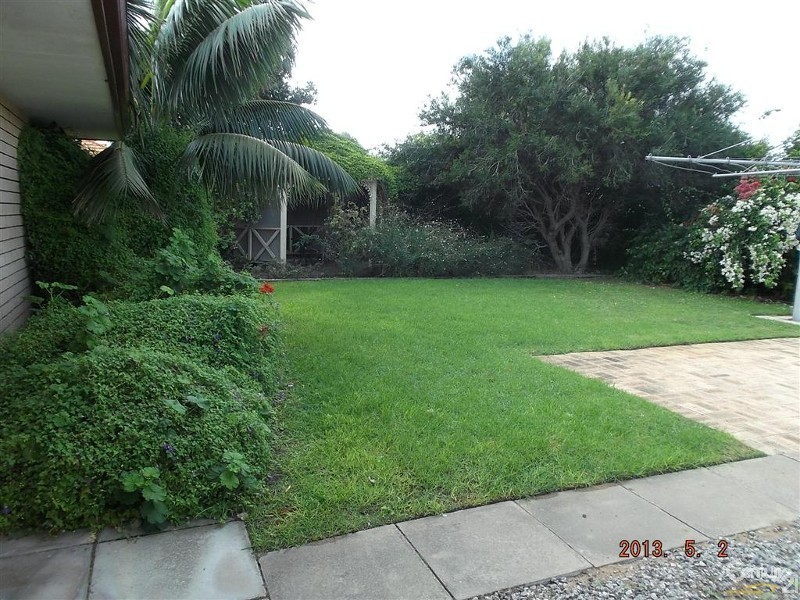 10 Portsmouth Place, Waikiki WA 6169