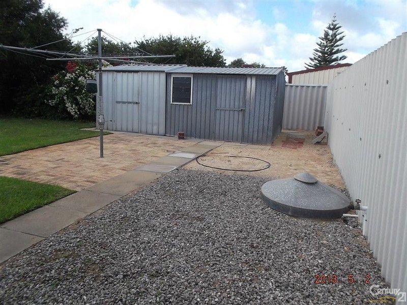 10 Portsmouth Place, Waikiki WA 6169