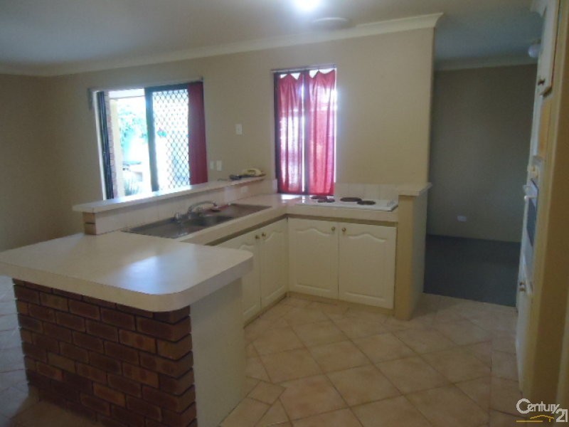 27 Hartland Way, Warnbro WA 6169