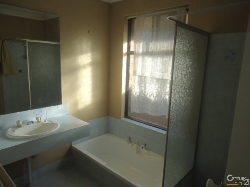 27 Hartland Way, Warnbro WA 6169