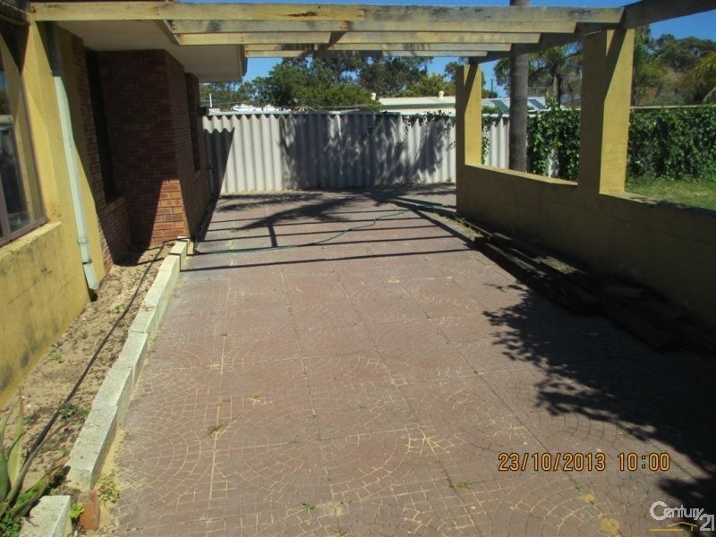 27 Hartland Way, Warnbro WA 6169