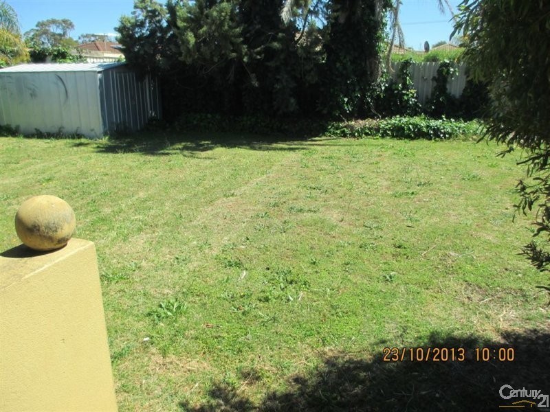 27 Hartland Way, Warnbro WA 6169