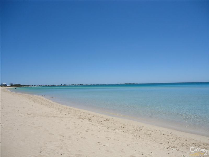 8 Weld Street, Rockingham WA 6168