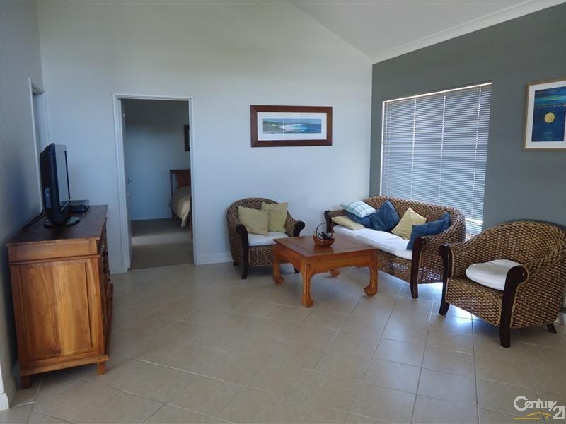 8 Weld Street, Rockingham WA 6168