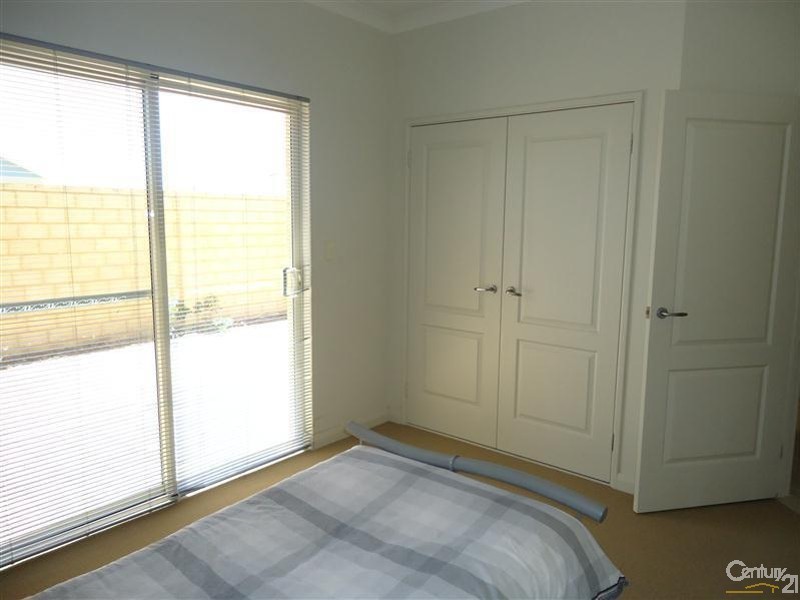 8 Weld Street, Rockingham WA 6168