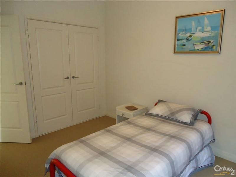 8 Weld Street, Rockingham WA 6168