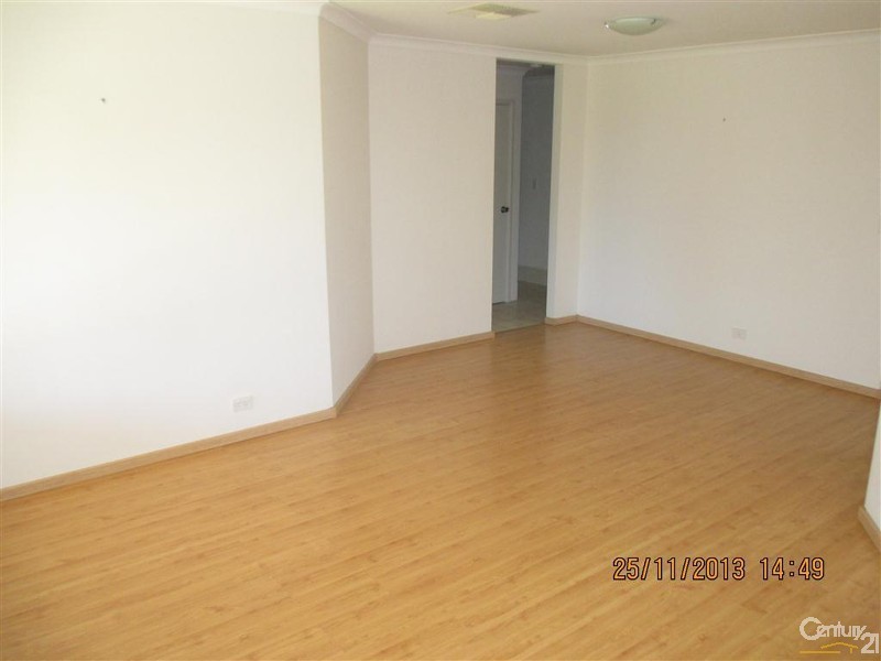 10 Labyrinth Street, Waikiki WA 6169