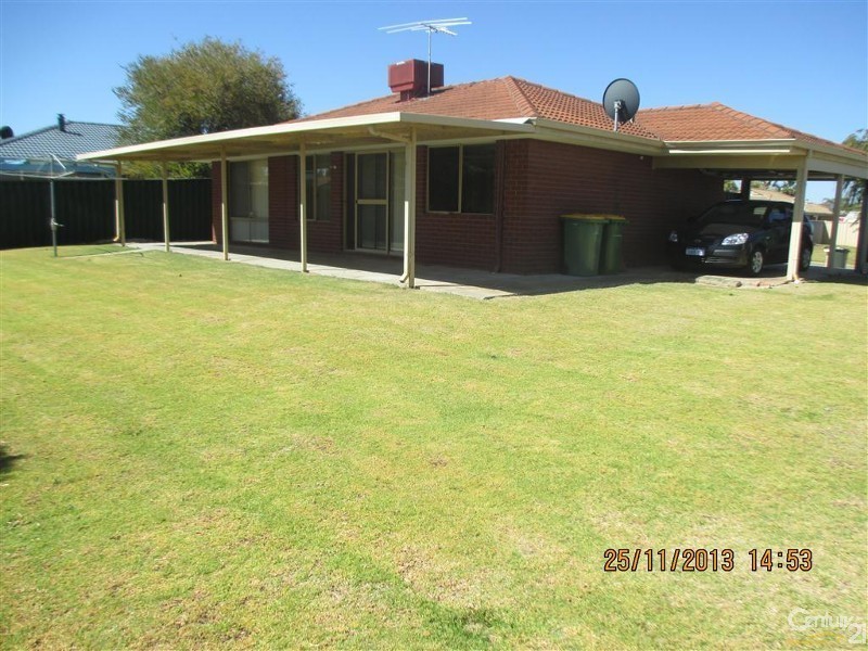 10 Labyrinth Street, Waikiki WA 6169