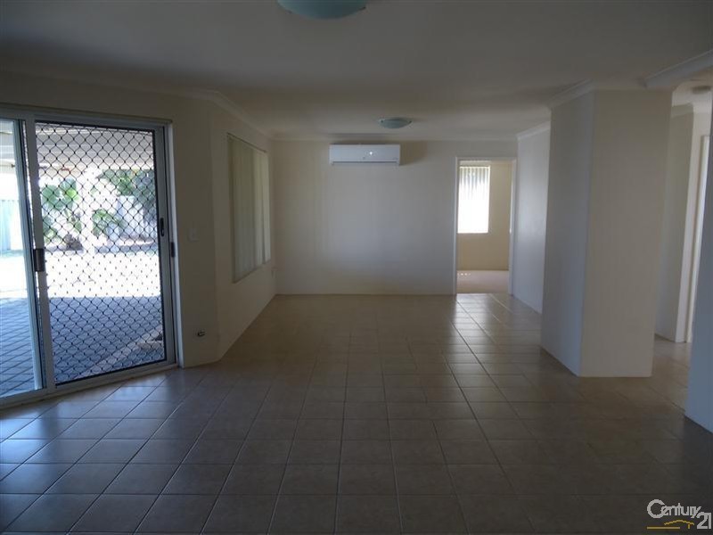 174 Willmott Drive, Waikiki WA 6169