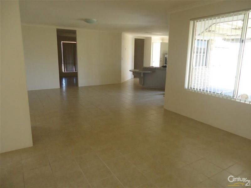 174 Willmott Drive, Waikiki WA 6169