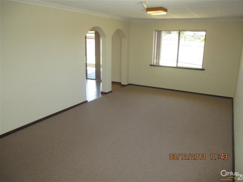 1 Waikiki Road, Safety Bay WA 6169