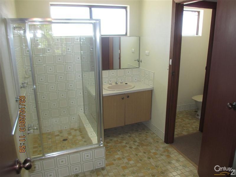 1 Waikiki Road, Safety Bay WA 6169