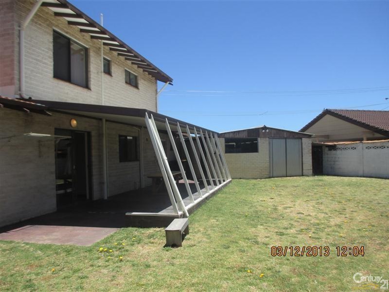 1 Waikiki Road, Safety Bay WA 6169