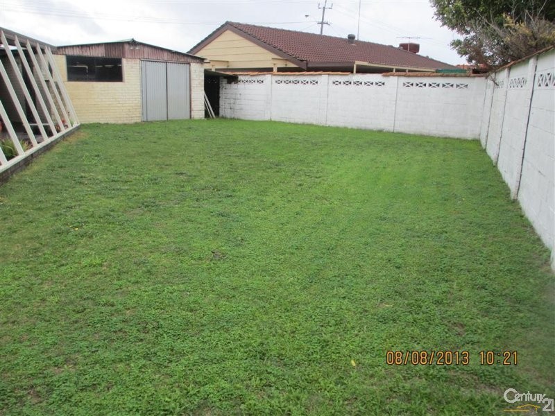 1 Waikiki Road, Safety Bay WA 6169