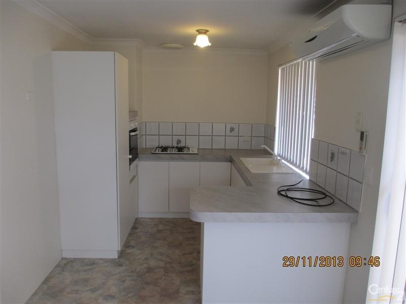 2/2 Redbud Mews, Cooloongup WA 6168