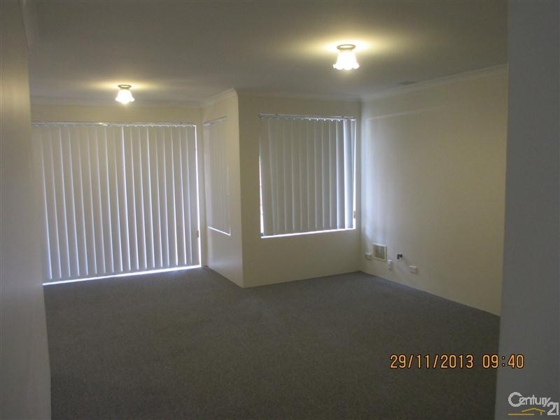 2/2 Redbud Mews, Cooloongup WA 6168