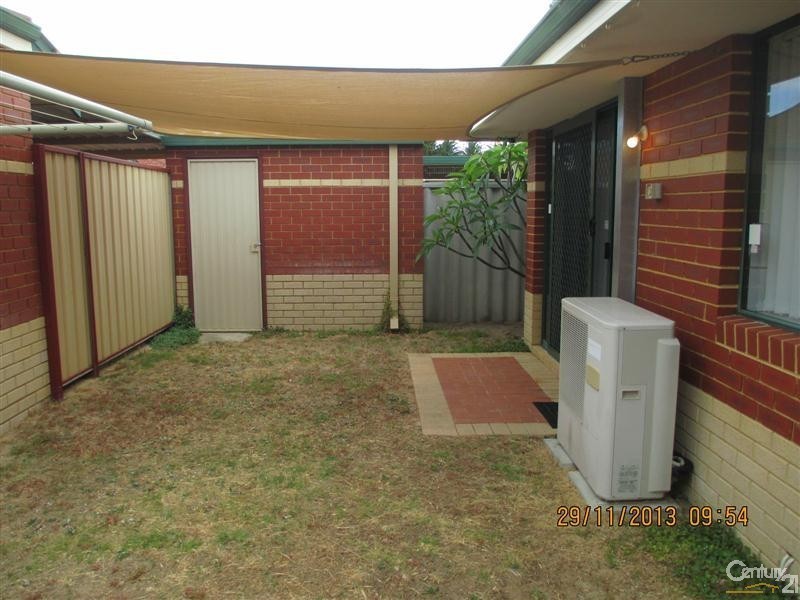2/2 Redbud Mews, Cooloongup WA 6168