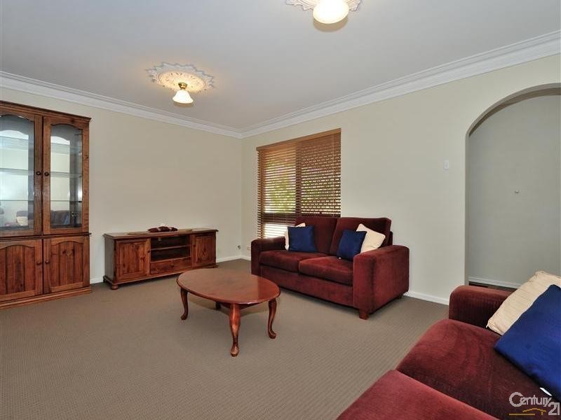 12 Unnaro Street, Hillman WA 6168
