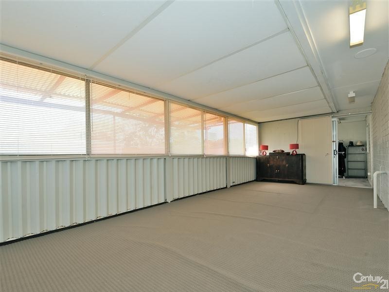 12 Unnaro Street, Hillman WA 6168