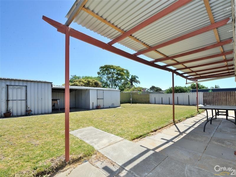 12 Unnaro Street, Hillman WA 6168