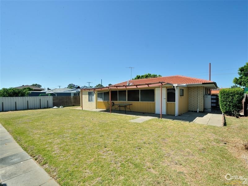 12 Unnaro Street, Hillman WA 6168