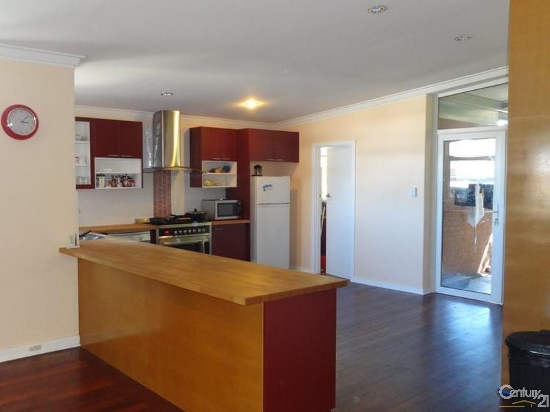 1 Delphinus Place, Rockingham WA 6168