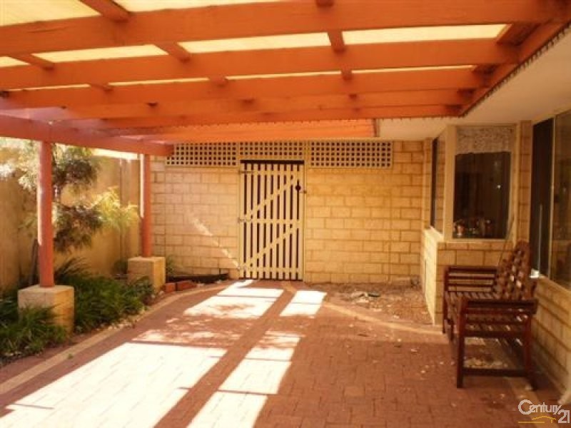 16 Galway Gardens, Warnbro WA 6169