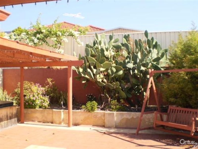 16 Galway Gardens, Warnbro WA 6169