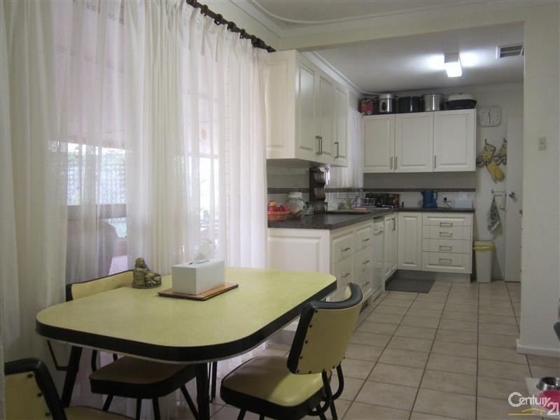 7 Mimbalup Close, Hillman WA 6168