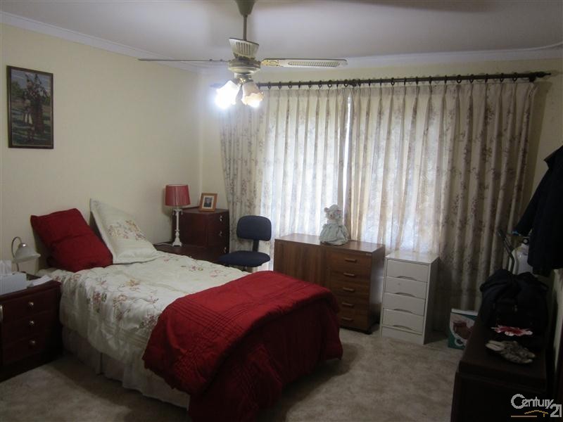 7 Mimbalup Close, Hillman WA 6168