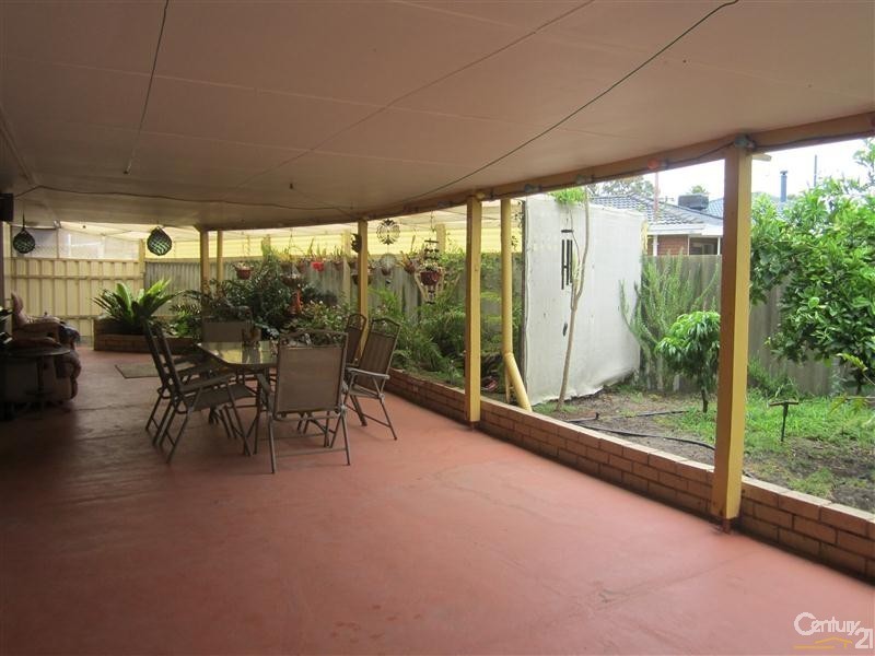 7 Mimbalup Close, Hillman WA 6168