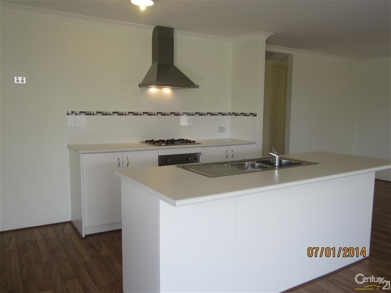 37 Sapphire Chase, Wellard WA 6170